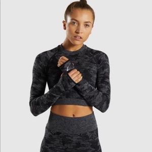 Gymshark Long Sleeve Crop Top - Black Camo